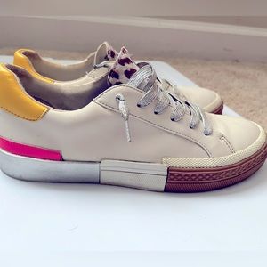 Steve Madden multi colored shoes size 7M
